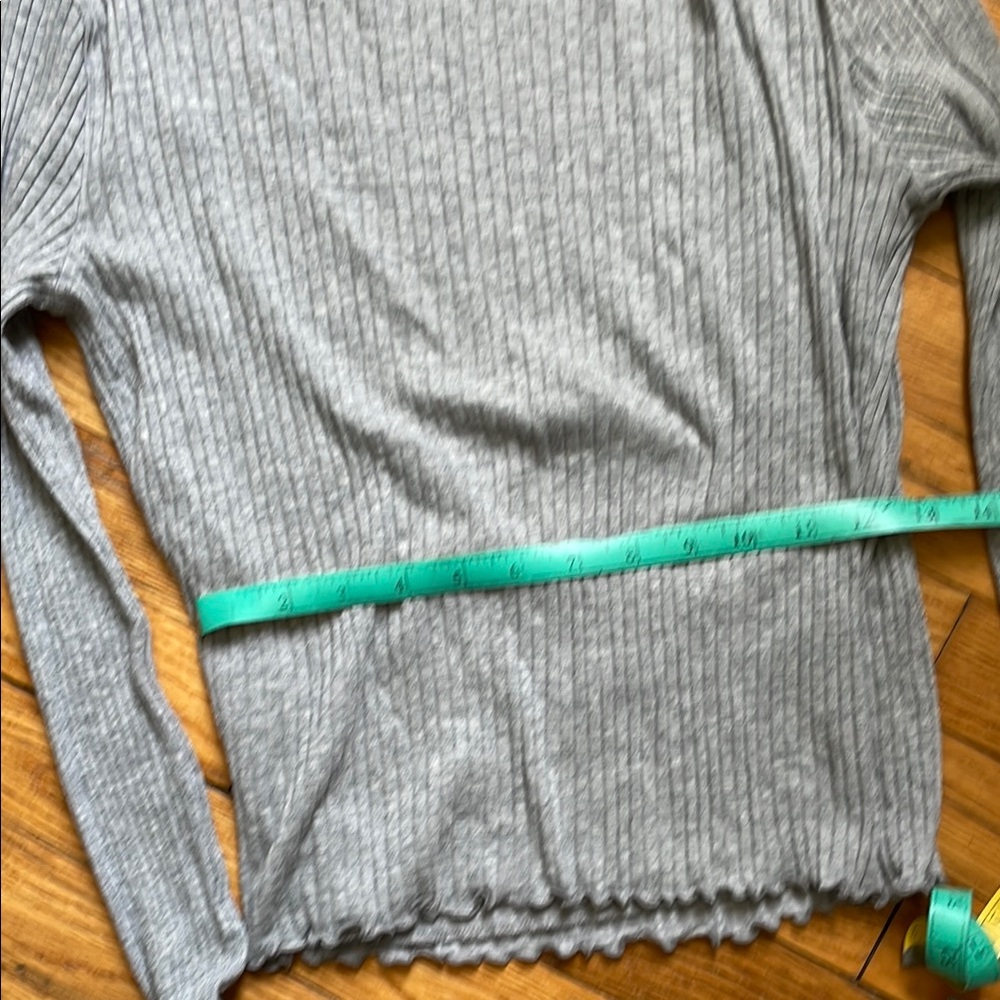 BP Gray Ribbed Knit Top - Picture 5 of 6